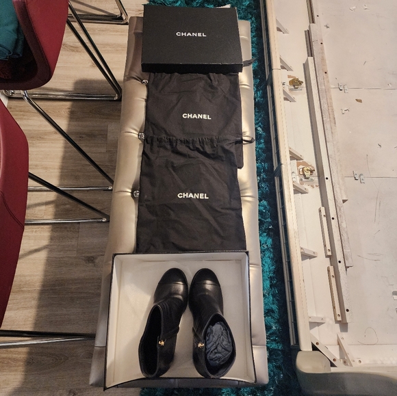 Gorgeous Authentic Chanel Ankle Boots - Picture 8 of 9